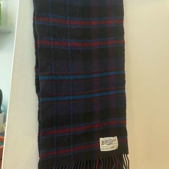 Brackendale Wool Scarf - Picture 7 of 8